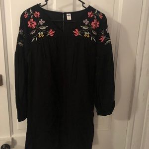 Medium Black Dress with Top Floral Patterns
